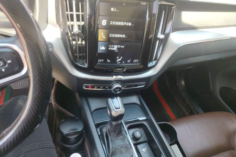 Used Volvo XC60 2020 T5 4x4 Zhiyi Luxury Edition Audio And AC Panel