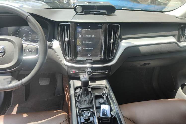 Used Volvo XC60 2020 T5 4x4 Zhiyi Luxury Edition Audio And AC Panel