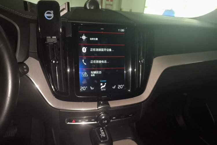 Used Volvo XC60 2020 T5 4x4 Smart Luxury Edition Audio And AC Panel
