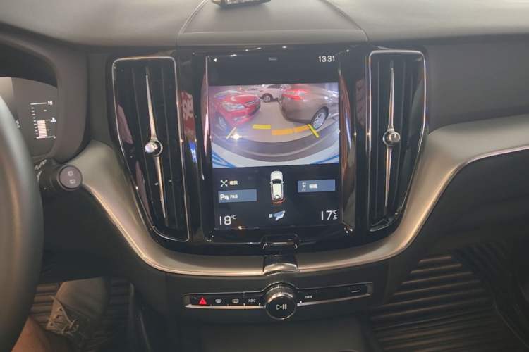 Used Volvo XC60 2020 T5 4x4 Zhiyi Luxury Edition Audio And AC Panel
