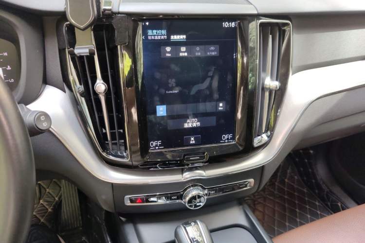 Used Volvo XC60 2020 T5 4x4 Zhiyi Luxury Edition Audio And AC Panel