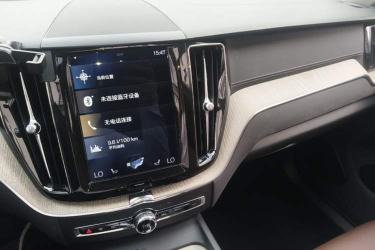 Used Volvo XC60 2020 T5 4x4 Smart Luxury Edition Audio And AC Panel
