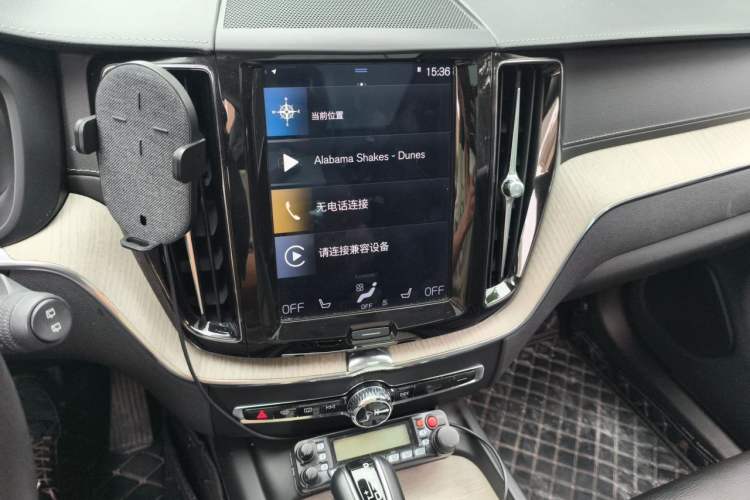 Used Volvo XC60 2020 T5 4x4 Smart Luxury Edition Audio And AC Panel