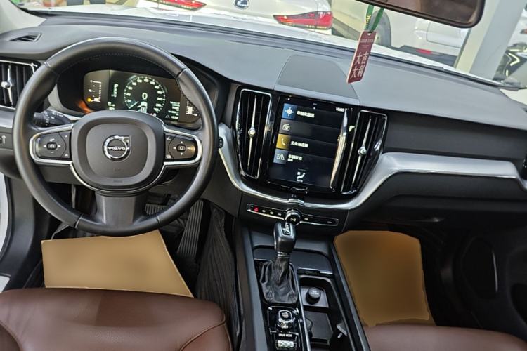 Used Volvo XC60 2020 T5 4x4 Zhiyi Luxury Edition Center Console