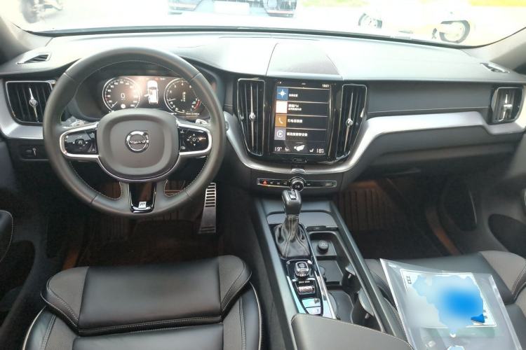 Used Volvo XC60 2020 T5 4x4 Smart & Dynamic Sport Edition Center Console