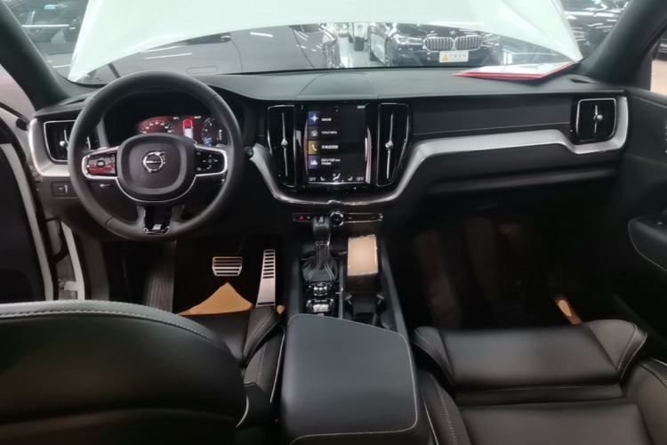 Used Volvo XC60 2020 T5 4x4 Smart & Dynamic Sport Edition Center Console