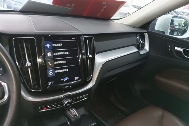 Used Volvo XC60 2020 T5 4x4 Zhiyi Luxury Edition Center Console