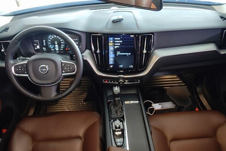 Used Volvo XC60 2020 T5 4x4 Zhiyi Luxury Edition Center Console