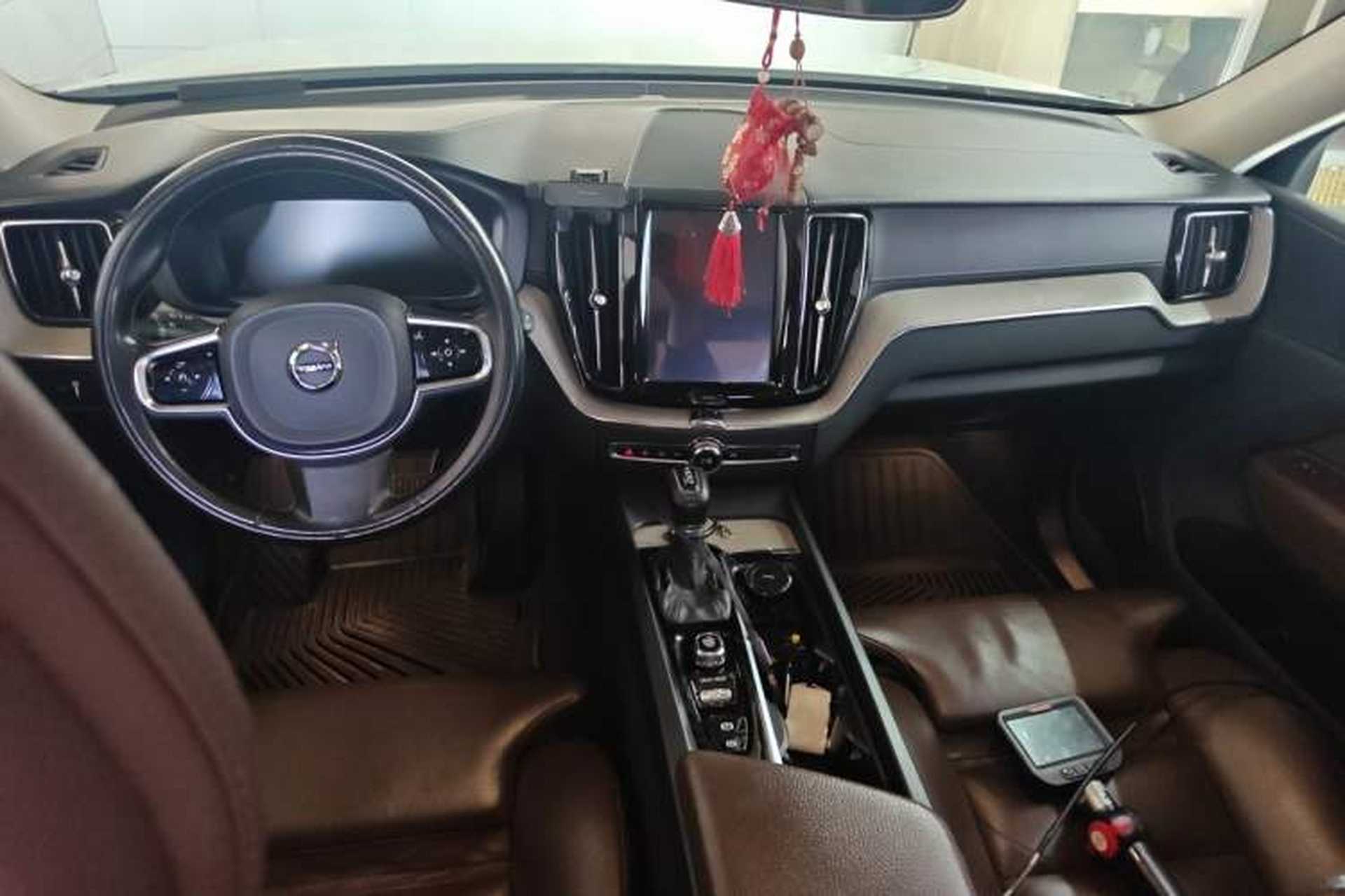 Used Volvo XC60 2020 T5 4x4 Smart Luxury Edition Center Console