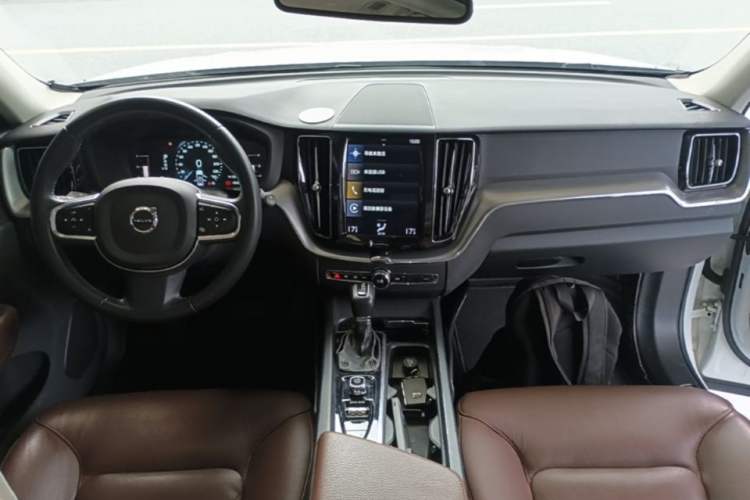 Used Volvo XC60 2020 T5 4x4 Zhiyi Luxury Edition Center Console