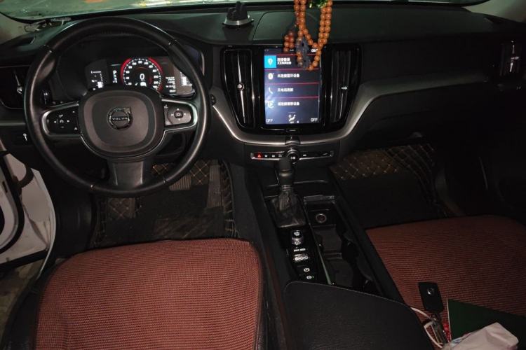 Used Volvo XC60 2020 T5 4x4 Zhiyi Luxury Edition Center Console