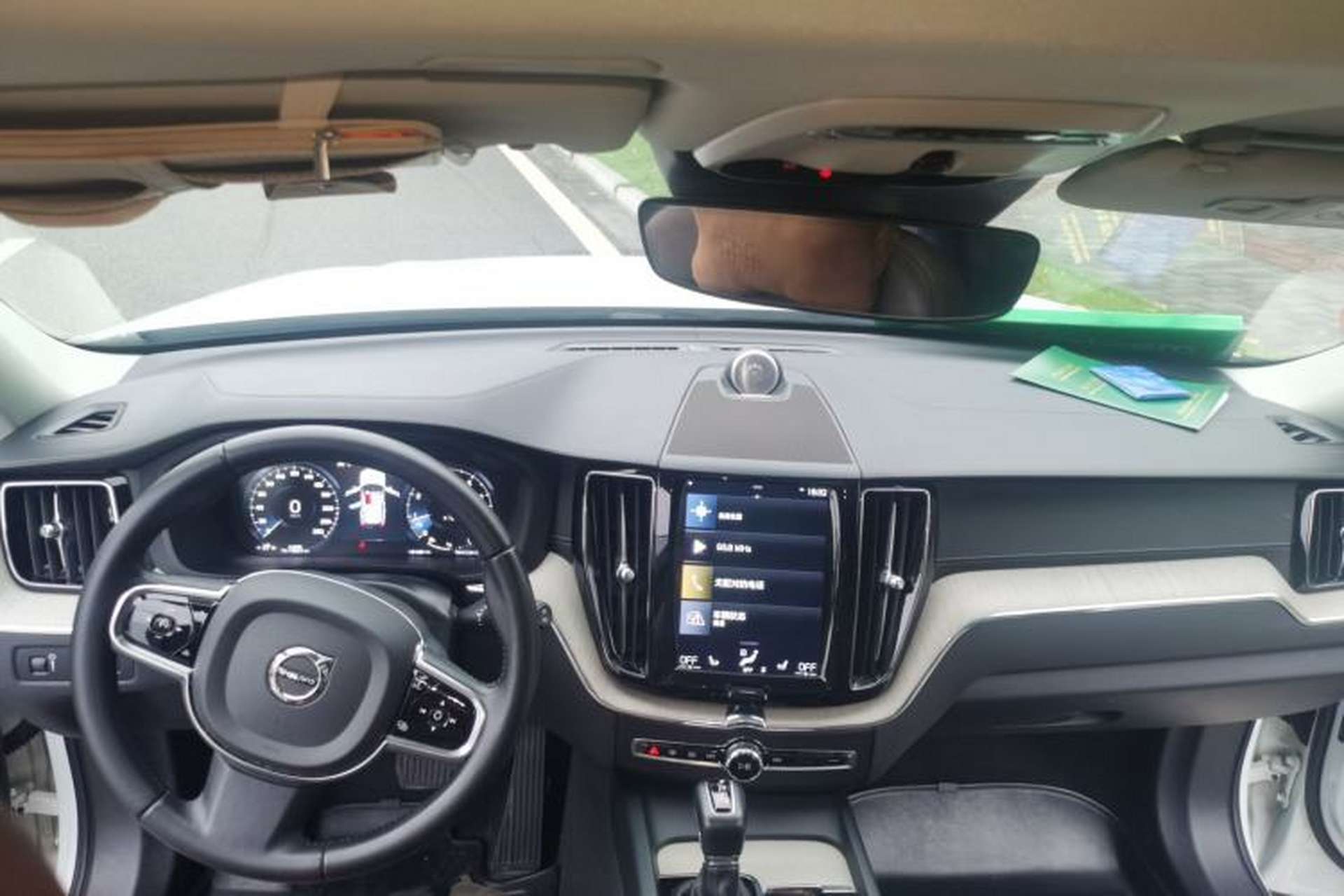 Used Volvo XC60 2020 T5 4x4 Smart Luxury Edition Center Console