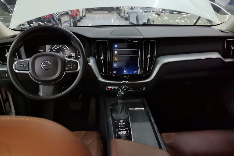 Used Volvo XC60 2020 T5 4x4 Zhiyi Luxury Edition Center Console