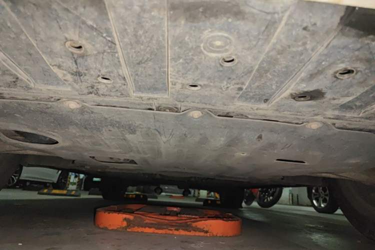 Used Volvo XC60 2020 T5 4x4 Zhiyi Luxury Edition Chassis Front