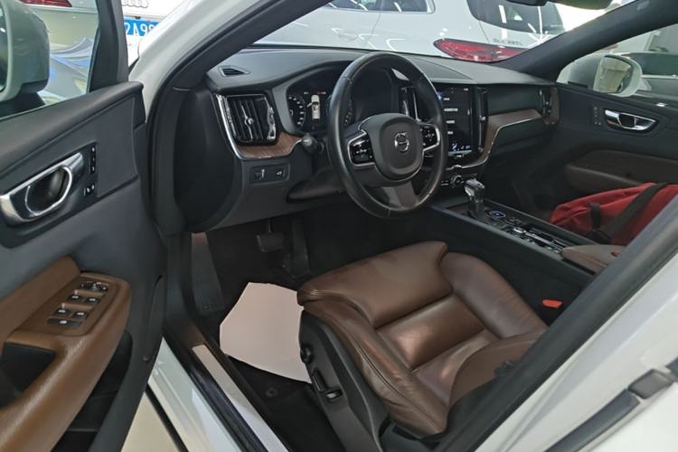 Used Volvo XC60 2020 T5 4x4 Smart Luxury Edition Driver Seat