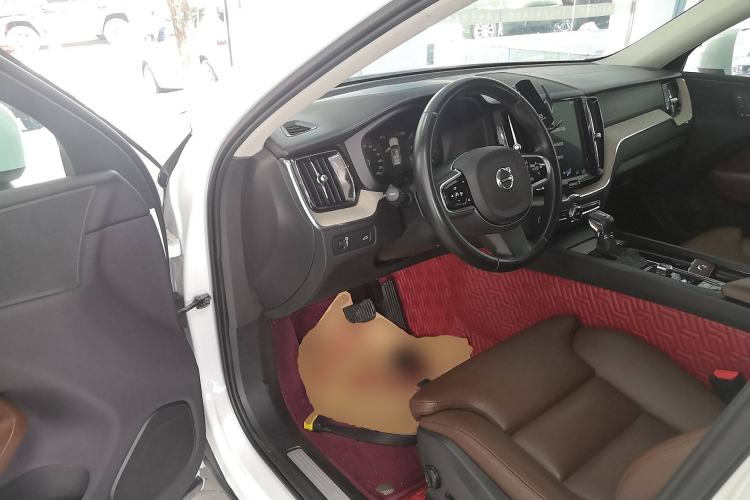 Used Volvo XC60 2020 T5 4x4 Smart Luxury Edition Driver Seat