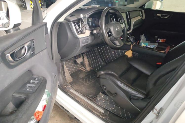 Used Volvo XC60 2020 T5 4x4 Smart Luxury Edition Driver Seat