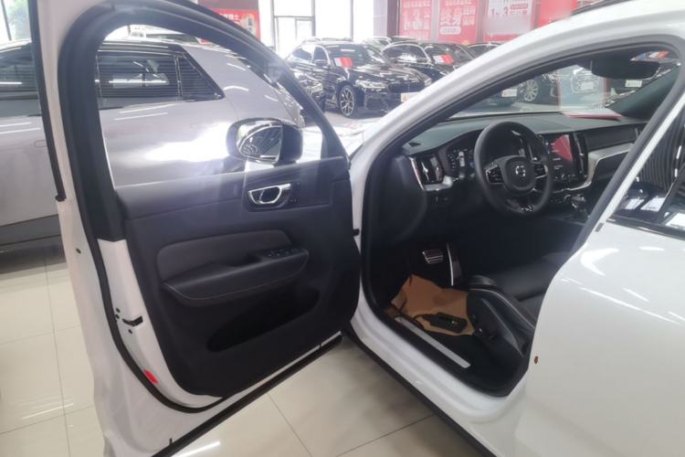 Used Volvo XC60 2020 T5 4x4 Smart & Dynamic Sport Edition Driver Seat