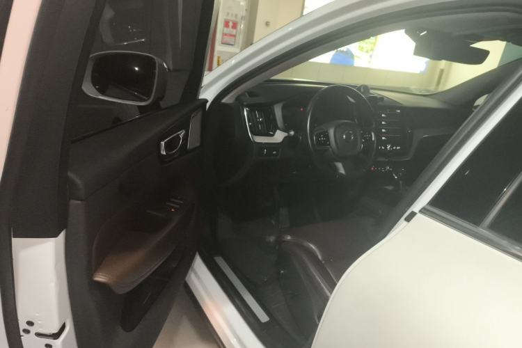 Used Volvo XC60 2020 T5 4x4 Smart Luxury Edition Driver Seat