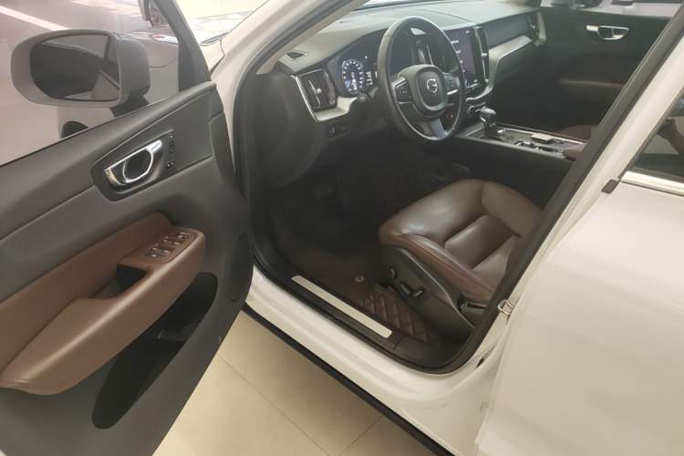Used Volvo XC60 2020 T5 4x4 Zhiyi Luxury Edition Driver Seat