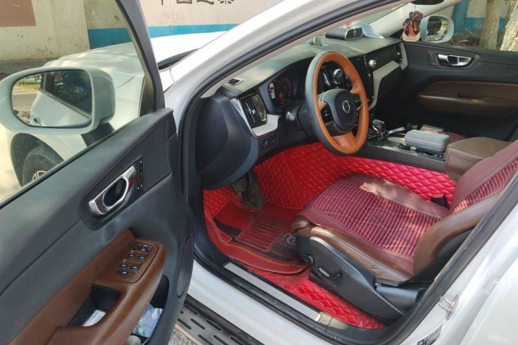Used Volvo XC60 2020 T5 4x4 Smart Luxury Edition Driver Seat