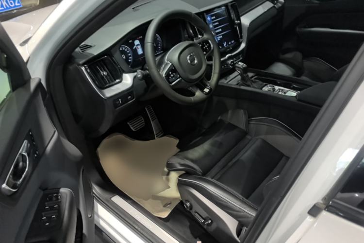 Used Volvo XC60 2020 T5 4x4 Smart & Dynamic Sport Edition Driver Seat