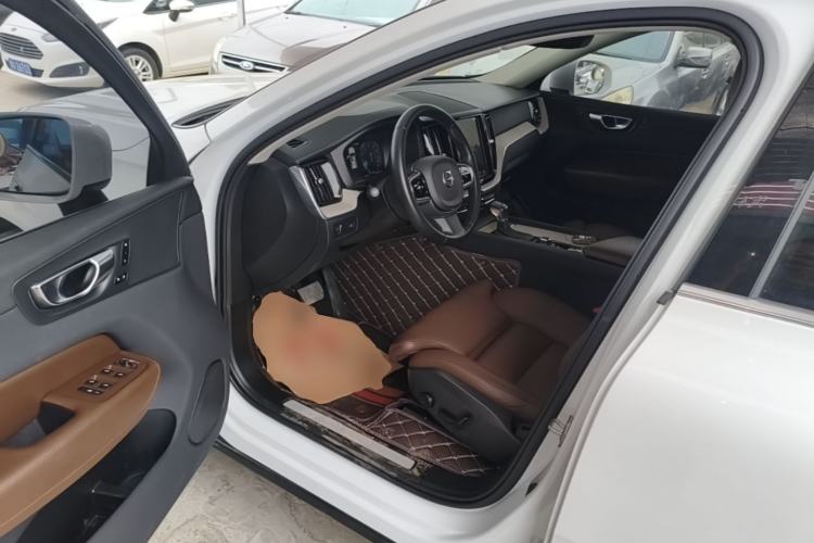 Used Volvo XC60 2020 T5 4x4 Smart Luxury Edition Driver Seat