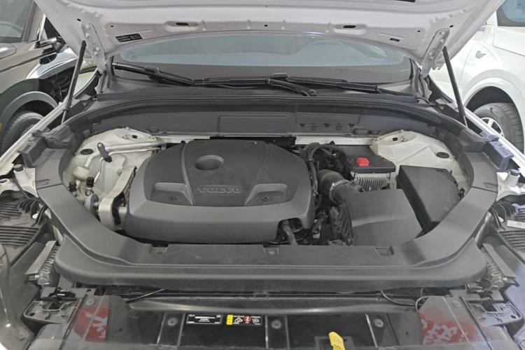 Used Volvo XC60 2020 T5 4x4 Smart Luxury Edition Engine Bay