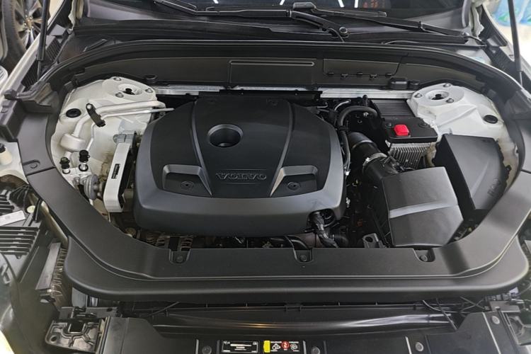 Used Volvo XC60 2020 T5 4x4 Zhiyi Luxury Edition Engine Bay