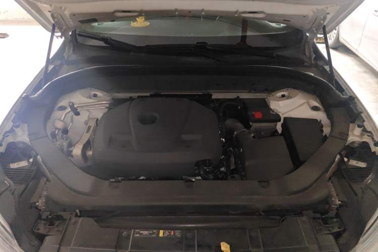 Used Volvo XC60 2020 T5 4x4 Smart & Dynamic Sport Edition Engine Bay