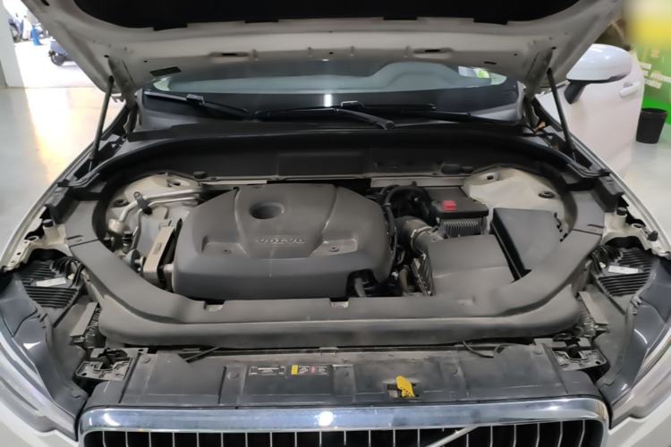 Used Volvo XC60 2020 T5 4x4 Zhiyi Luxury Edition Engine Bay