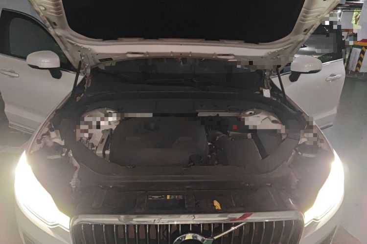 Used Volvo XC60 2020 T5 4x4 Zhiyi Luxury Edition Engine Bay