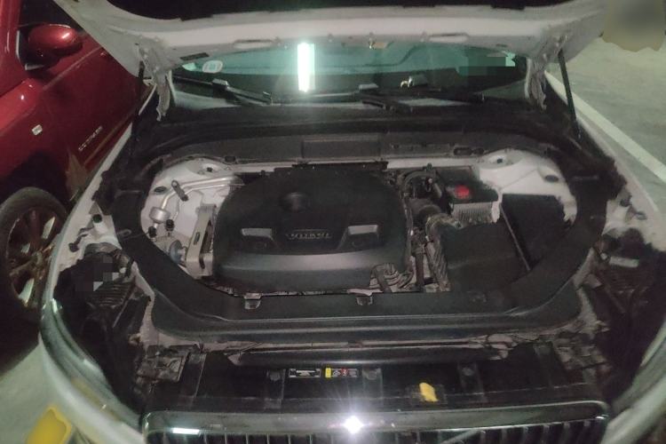 Used Volvo XC60 2020 T5 4x4 Zhiyi Luxury Edition Engine Bay