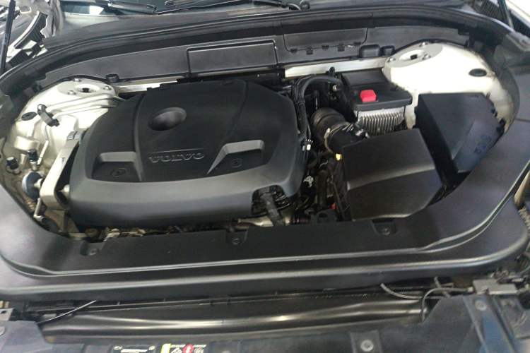 Used Volvo XC60 2020 T5 4x4 Zhiyi Luxury Edition Engine Bay