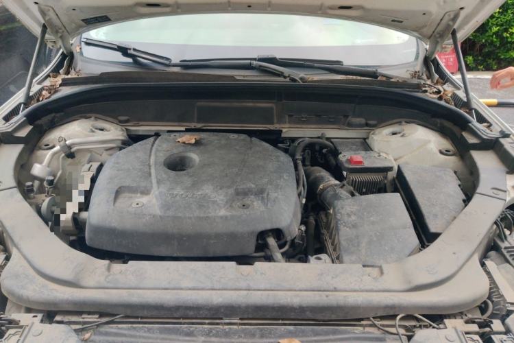 Used Volvo XC60 2020 T5 4x4 Smart Luxury Edition Engine Bay