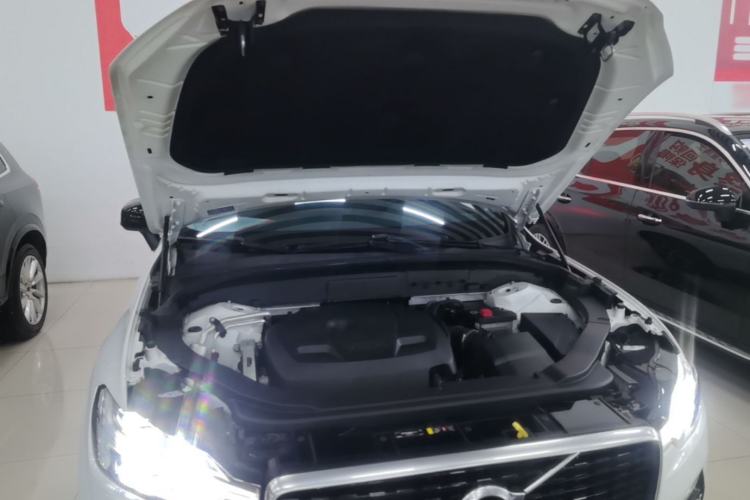 Used Volvo XC60 2020 T5 4x4 Smart & Dynamic Sport Edition Engine Bay
