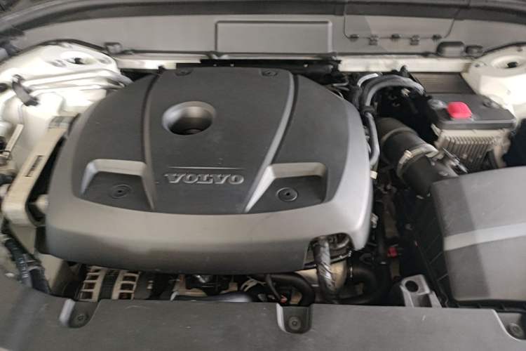 Used Volvo XC60 2020 T5 4x4 Smart Luxury Edition Engine Bay