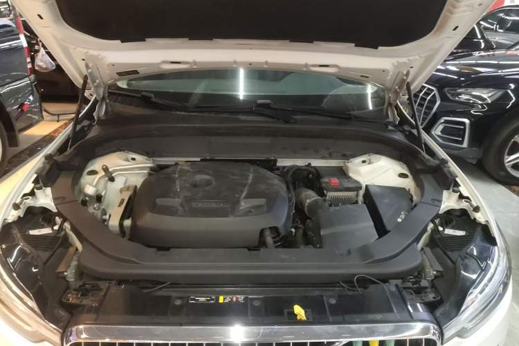 Used Volvo XC60 2020 T5 4x4 Zhiyi Luxury Edition Engine Bay