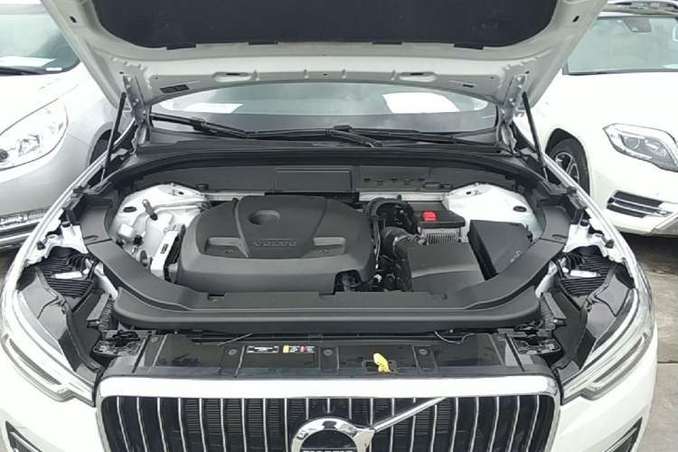 Used Volvo XC60 2020 T5 4x4 Zhiyi Luxury Edition Engine Bay