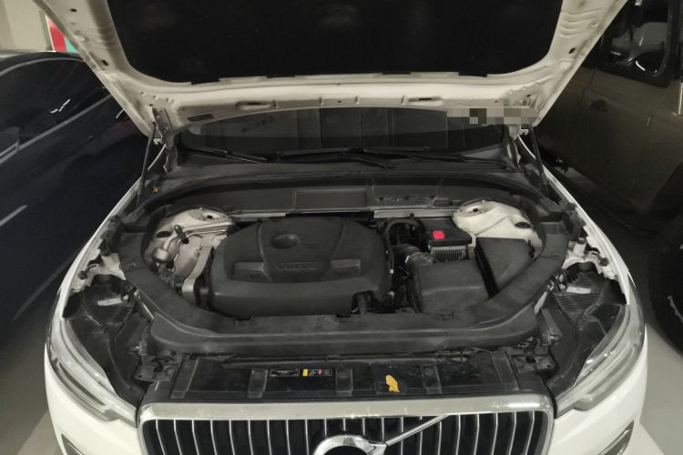 Used Volvo XC60 2020 T5 4x4 Smart Luxury Edition Engine Bay