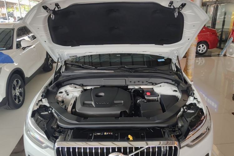 Used Volvo XC60 2020 T5 4x4 Zhiyi Luxury Edition Engine Bay