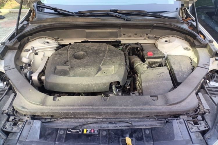 Used Volvo XC60 2020 T5 4x4 Smart Luxury Edition Engine Bay