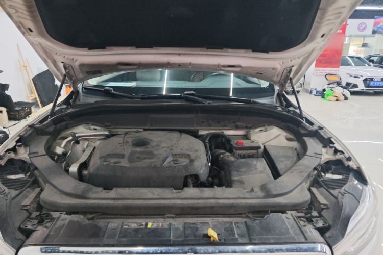 Used Volvo XC60 2020 T5 4x4 Smart Luxury Edition Engine Bay