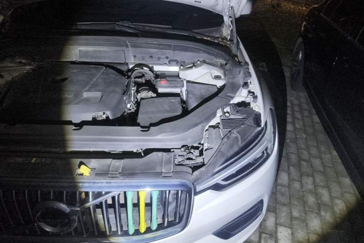 Used Volvo XC60 2020 T5 4x4 Smart Luxury Edition Engine Bay Left