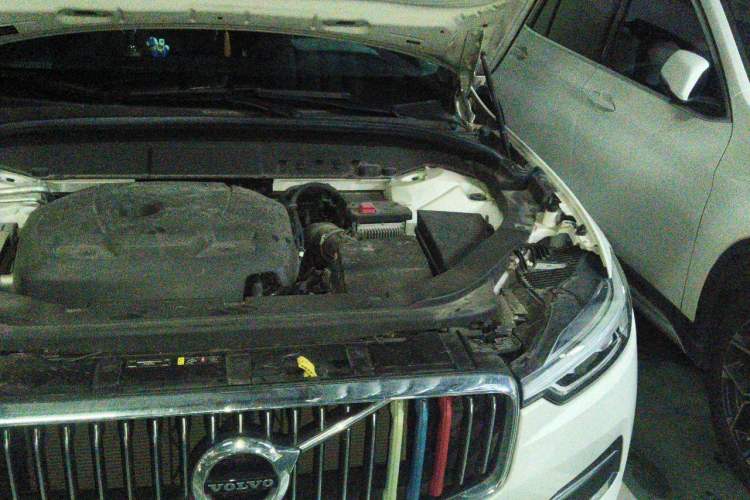 Used Volvo XC60 2020 T5 4x4 Zhiyi Luxury Edition Engine Bay Left