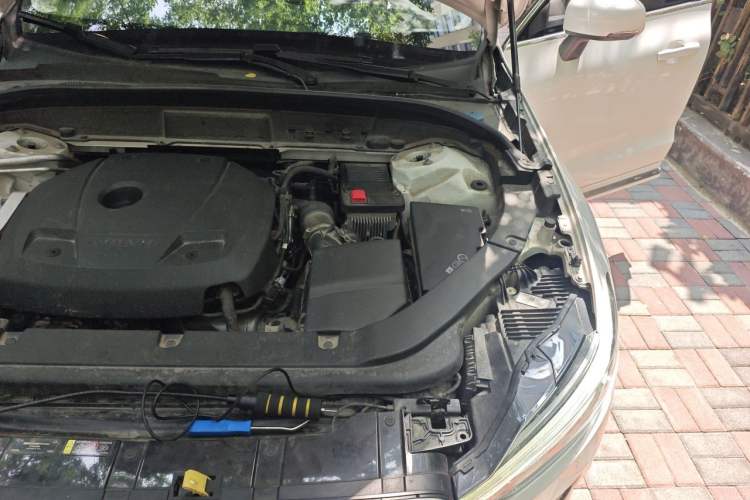 Used Volvo XC60 2020 T5 4x4 Zhiyi Luxury Edition Engine Bay Left