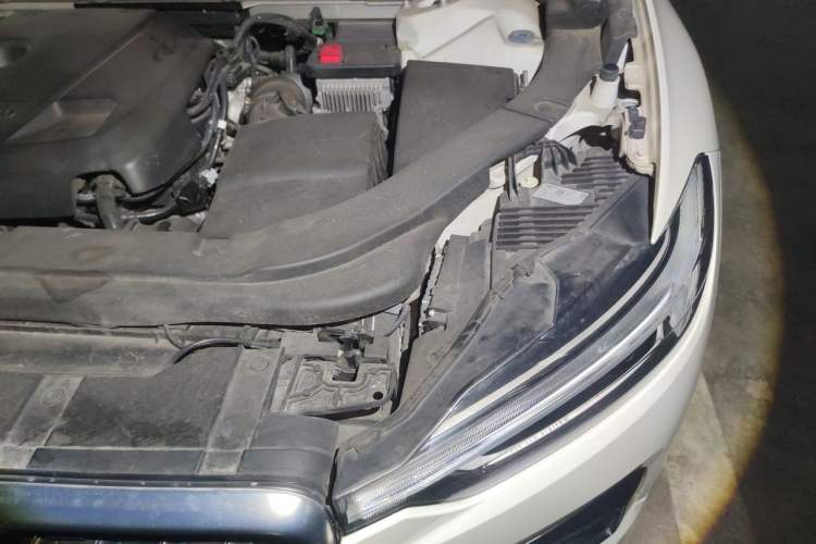 Used Volvo XC60 2020 T5 4x4 Smart & Dynamic Sport Edition Engine Bay Left