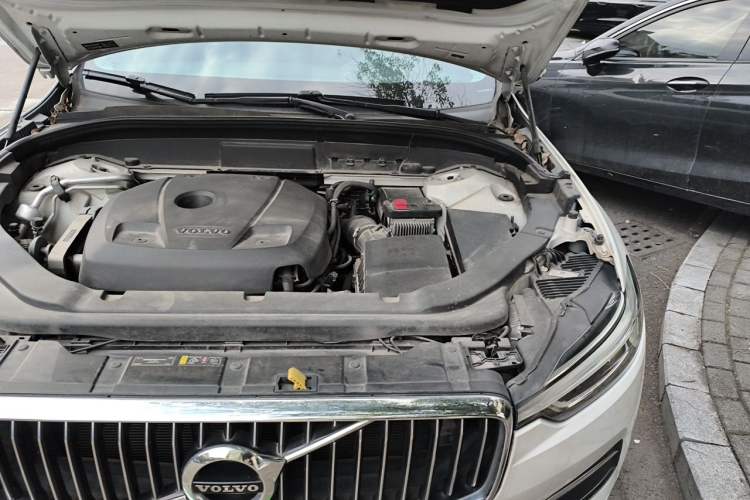 Used Volvo XC60 2020 T5 4x4 Zhiyi Luxury Edition Engine Bay Left