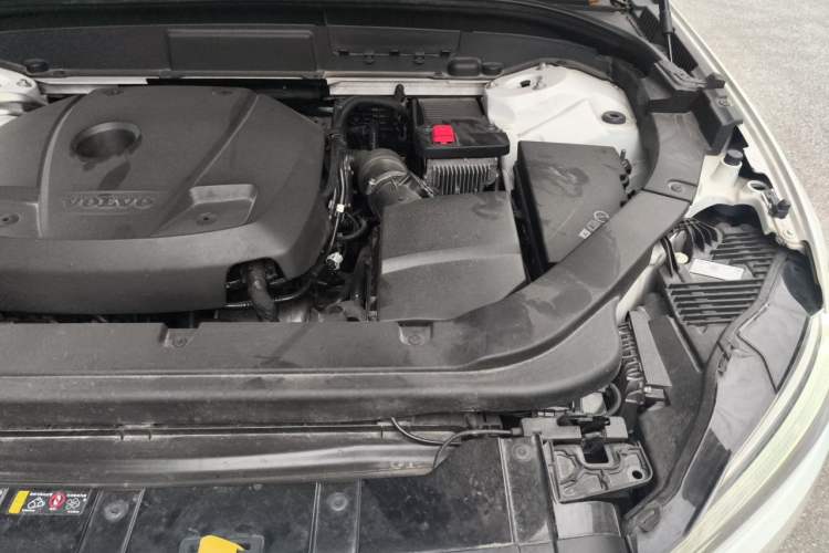 Used Volvo XC60 2020 T5 4x4 Smart Luxury Edition Engine Bay Left
