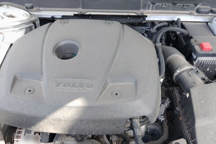 Used Volvo XC60 2020 T5 4x4 Smart Luxury Edition Engine Bay